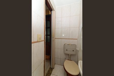 Casa de condomínio à venda com 280m², 3 quartos e 2 vagasBanheiro de serviço