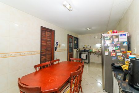 Casa de condomínio à venda com 280m², 3 quartos e 2 vagasCozinha