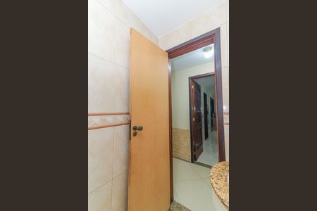 Casa de condomínio à venda com 280m², 3 quartos e 2 vagasBanheiro Social