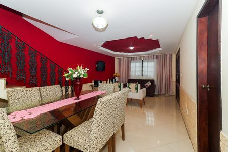 Casa de condomínio à venda com 280m², 3 quartos e 2 vagasSala