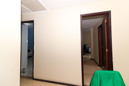 Casa de condomínio à venda com 280m², 3 quartos e 2 vagasHall