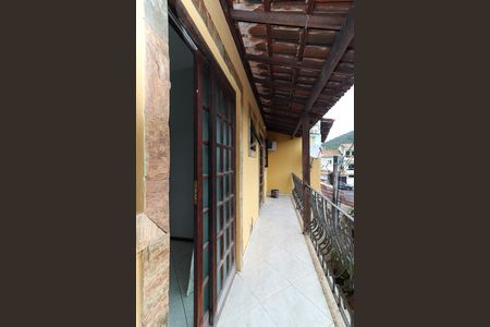 Casa de condomínio à venda com 280m², 3 quartos e 2 vagasSacada