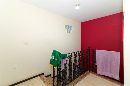 Casa de condomínio à venda com 280m², 3 quartos e 2 vagasHall