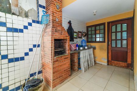 Casa de condomínio à venda com 280m², 3 quartos e 2 vagasChurrasqueira