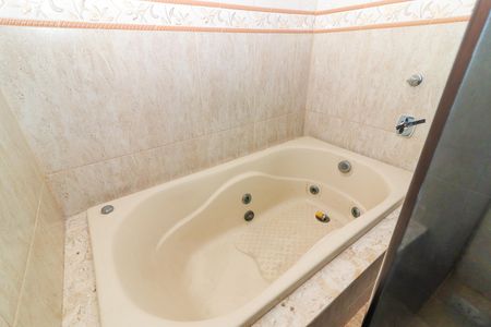 Casa de condomínio à venda com 280m², 3 quartos e 2 vagasBanheiro da Suíte 1