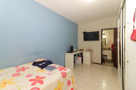 Casa de condomínio à venda com 280m², 3 quartos e 2 vagasSuíte 2