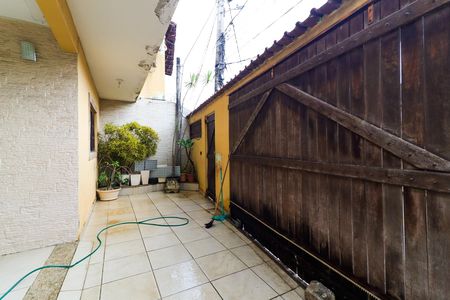 Casa de condomínio à venda com 280m², 3 quartos e 2 vagasQuintal