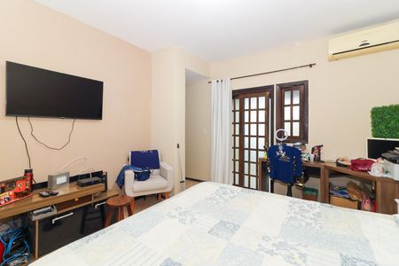 Casa de condomínio à venda com 280m², 3 quartos e 2 vagasSuíte 1