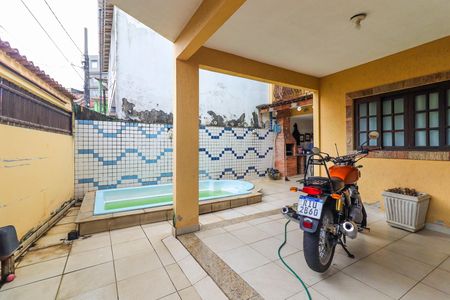 Casa de condomínio à venda com 280m², 3 quartos e 2 vagasQuintal