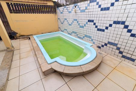 Casa de condomínio à venda com 280m², 3 quartos e 2 vagasQuintal