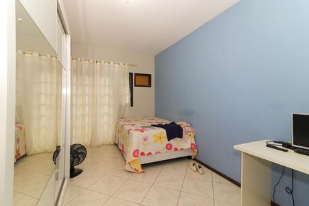 Casa de condomínio à venda com 280m², 3 quartos e 2 vagasSuíte 2