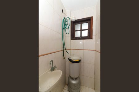 Casa de condomínio à venda com 280m², 3 quartos e 2 vagasBanheiro de serviço