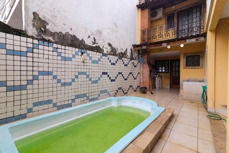 Casa de condomínio à venda com 280m², 3 quartos e 2 vagasQuintal