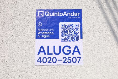 Apartamento para alugar com 35m², 2 quartos e sem vagaPlaca instalada na fachada do condomínio - Código da placa: MURN-884