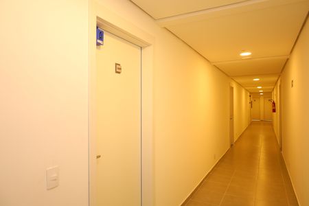 Apartamento para alugar com 35m², 2 quartos e sem vagaÁrea comum - Saguão do andar - Lockbox instalada