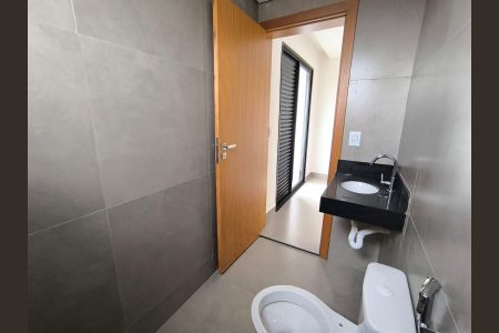 Apartamento para alugar com 68m², 2 quartos e 1 vaga Apartamento para alugar com 68m², 2 quartos e 1 vagaBanheiro do Quarto 2