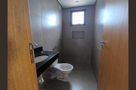 Banheiro Social de apartamento para alugar com 2 quartos, 68m² em Daniel Fonseca, Uberlândia