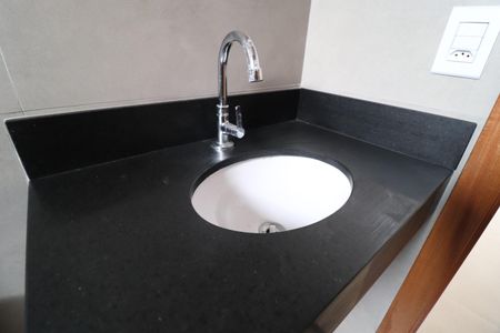 Banheiro Social de apartamento para alugar com 2 quartos, 63m² em Daniel Fonseca, Uberlândia