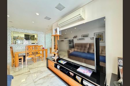 Apartamento à venda com 70m², 2 quartos e 1 vaga Apartamento à venda com 70m², 2 quartos e 1 vagaSala