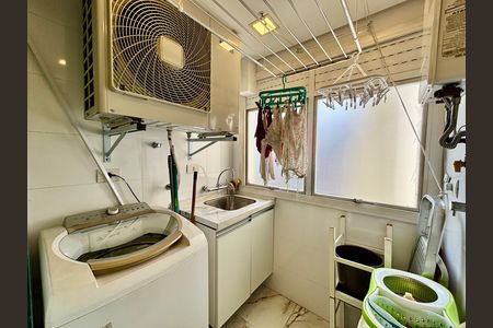 Apartamento à venda com 70m², 2 quartos e 1 vaga Apartamento à venda com 70m², 2 quartos e 1 vagaLavanderia