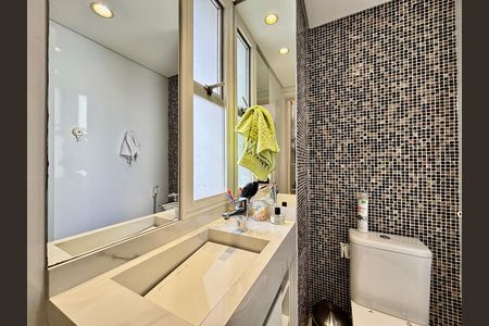Apartamento à venda com 70m², 2 quartos e 1 vaga Apartamento à venda com 70m², 2 quartos e 1 vagaSuite 2 Banheiro