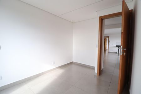 Apartamento para alugar com 68m², 2 quartos e 2 vagasQuarto 2 - Suíte