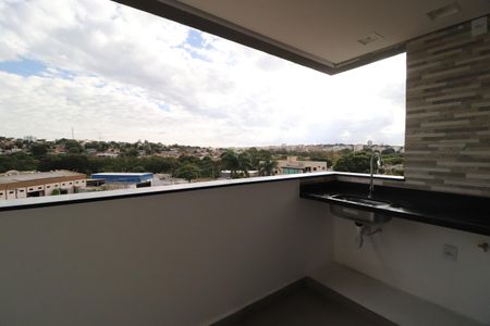 Sacada de apartamento para alugar com 2 quartos, 68m² em Daniel Fonseca, Uberlândia