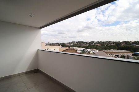 Sacada de apartamento para alugar com 2 quartos, 68m² em Daniel Fonseca, Uberlândia