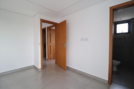 Apartamento para alugar com 68m², 2 quartos e 2 vagasQuarto 2 - Suíte