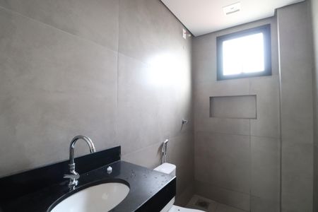 Apartamento para alugar com 68m², 2 quartos e 2 vagasBanheiro do Quarto 2
