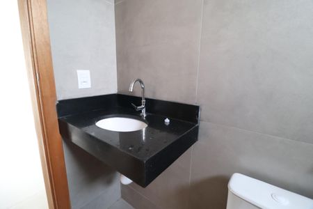 Apartamento para alugar com 68m², 2 quartos e 2 vagasBanheiro do Quarto 2