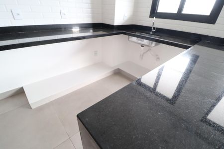 Sala/Cozinha de apartamento para alugar com 2 quartos, 68m² em Daniel Fonseca, Uberlândia