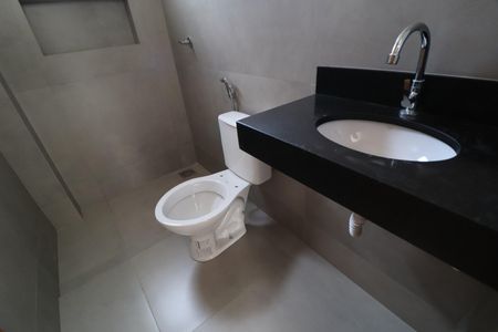 Apartamento para alugar com 185m², 4 quartos e 2 vagasBanheiro do Quarto 2