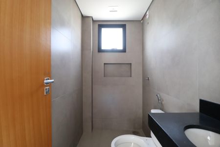 Apartamento para alugar com 185m², 4 quartos e 2 vagasBanheiro do Quarto 2