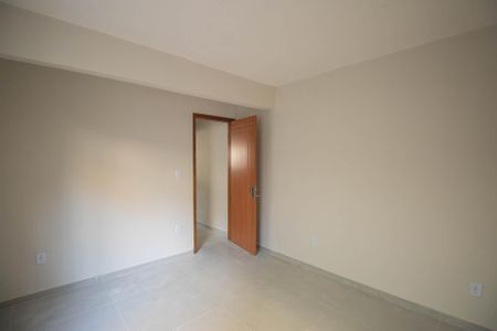 Quarto 1 de casa para alugar com 1 quarto, 35m² em Porto Novo, São Gonçalo