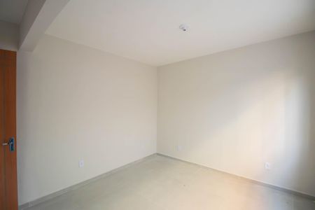 Quarto 1 de casa para alugar com 1 quarto, 35m² em Porto Novo, São Gonçalo