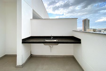 Apartamento à venda com 113m², 2 quartos e 2 vagas Apartamento à venda com 113m², 2 quartos e 2 vagasCobertura
