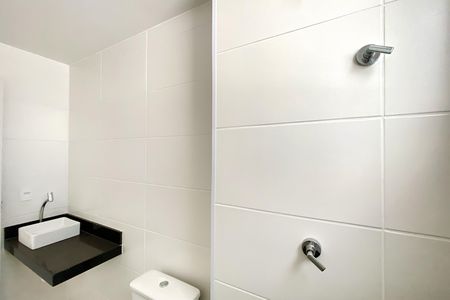 Apartamento à venda com 113m², 2 quartos e 2 vagas Apartamento à venda com 113m², 2 quartos e 2 vagasBanheiro da Suíte