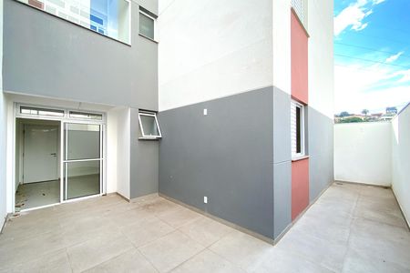 Apartamento à venda com 78m², 2 quartos e 2 vagas Apartamento à venda com 78m², 2 quartos e 2 vagasVaranda