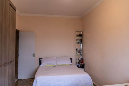 Casa à venda com 360m², 4 quartos e 4 vagas Casa à venda com 360m², 4 quartos e 4 vagasQuarto 2