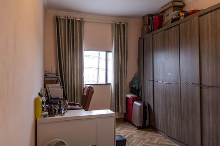 Casa à venda com 360m², 4 quartos e 4 vagas Casa à venda com 360m², 4 quartos e 4 vagasQuarto 2