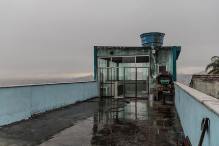 Casa à venda com 360m², 4 quartos e 4 vagas Casa à venda com 360m², 4 quartos e 4 vagasTerraço