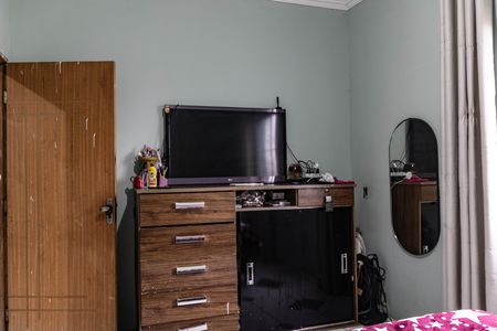 Casa à venda com 360m², 4 quartos e 4 vagas Casa à venda com 360m², 4 quartos e 4 vagasQuarto 1