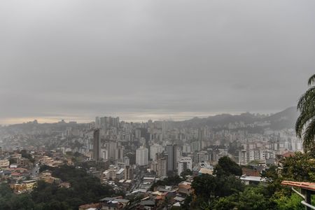 Casa à venda com 360m², 4 quartos e 4 vagas Casa à venda com 360m², 4 quartos e 4 vagasVista do Terraço
