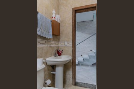 Casa à venda com 360m², 4 quartos e 4 vagas Casa à venda com 360m², 4 quartos e 4 vagasBanheiro 2