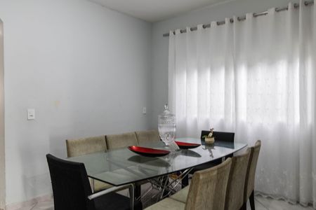 Casa à venda com 360m², 4 quartos e 4 vagas Casa à venda com 360m², 4 quartos e 4 vagasCopa