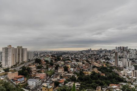 Casa à venda com 360m², 4 quartos e 4 vagas Casa à venda com 360m², 4 quartos e 4 vagasVista da Suíte