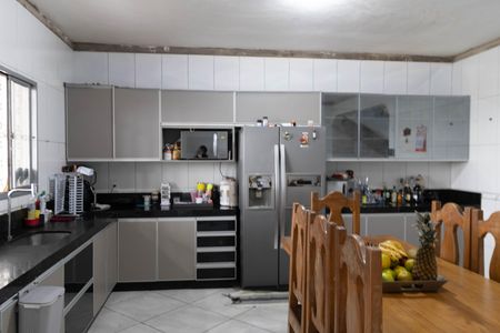 Casa à venda com 360m², 4 quartos e 4 vagas Casa à venda com 360m², 4 quartos e 4 vagasCozinha