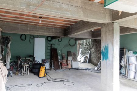 Casa à venda com 360m², 4 quartos e 4 vagas Casa à venda com 360m², 4 quartos e 4 vagasGaragem