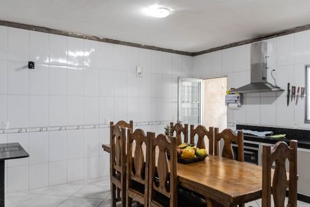 Casa à venda com 360m², 4 quartos e 4 vagas Casa à venda com 360m², 4 quartos e 4 vagasCozinha